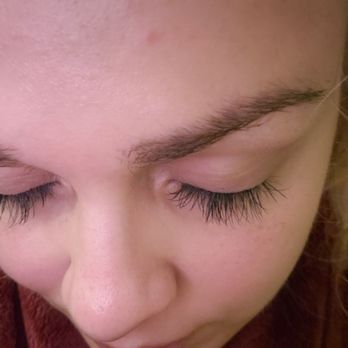 Volume Eyelash - 3 weeks after application with half the lashes still looking good - Eyelash Service Near Me - Rockville Centre, New York