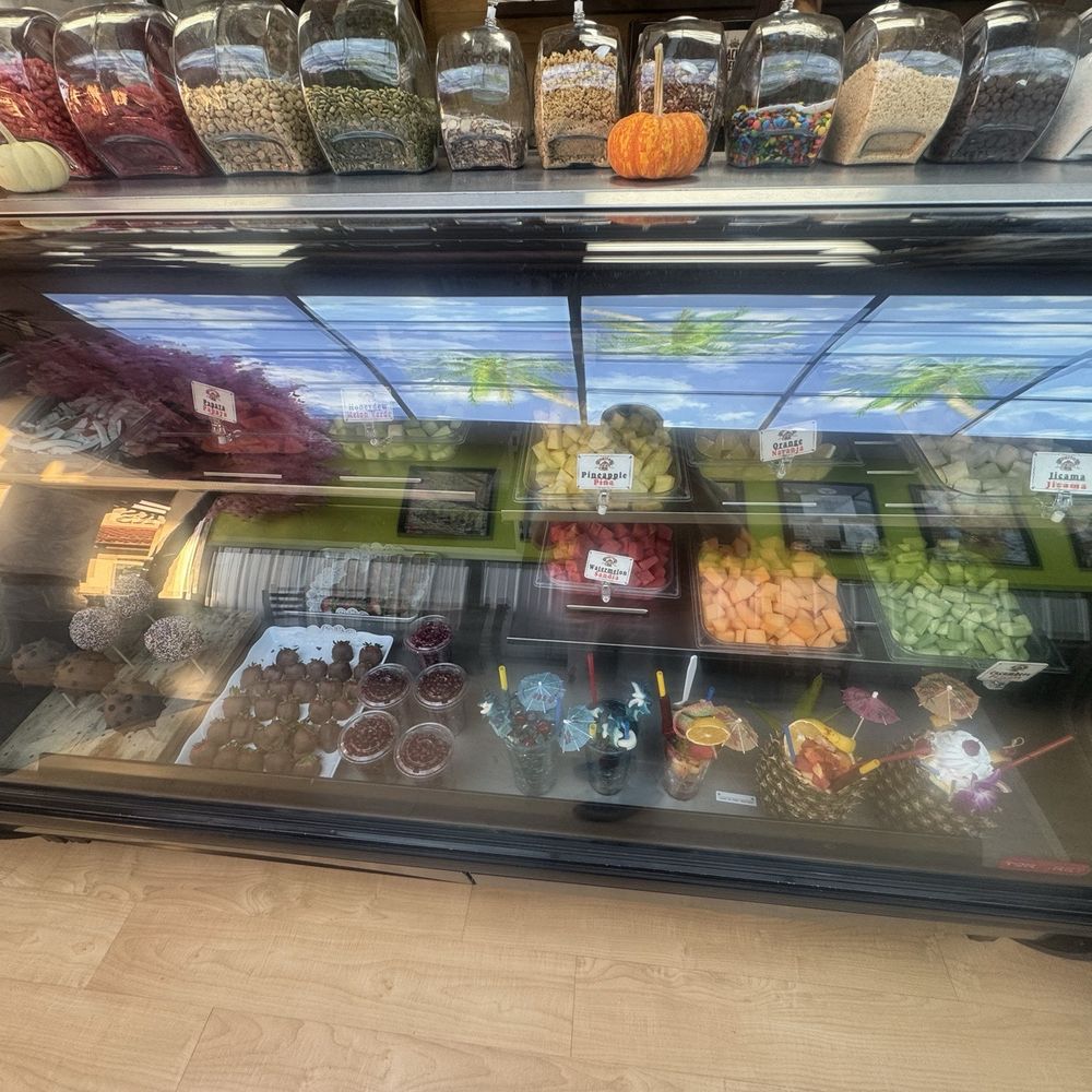 Kokitos - Hard to see but fresh cut fruit, chocolate covered strawberries and stuff. - Desserts Near Me - Fort Worth, Texas Kokitos - Hard to see but fresh cut fruit, chocolate covered strawberries and stuff. - Desserts Near Me - Fort Worth, Texas