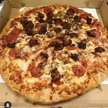 Barro's Pizza - Meatball, Bacon, Pepperoni Pizza - Pizza Near Me - Scottsdale, Arizona Barro's Pizza - Meatball, Bacon, Pepperoni Pizza - Pizza Near Me - Scottsdale, Arizona