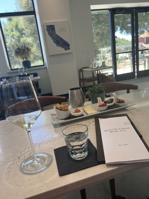 Willow Creek Wine Co. by null