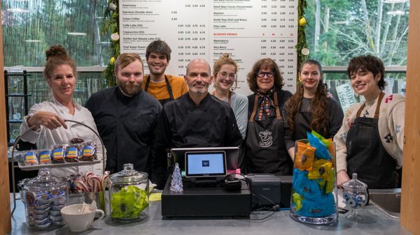 Cafe in the Woods does not exist - go to Seabiscuit Bakery for new info by null