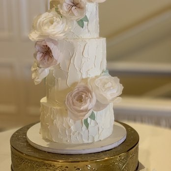 DH Cake Studio - Stunning and Delicious Wedding Cake! - Cupcakes Near Me DH Cake Studio - Stunning and Delicious Wedding Cake! - Cupcakes Near Me