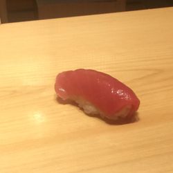 鮨中本