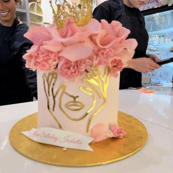 Hanoli Cakes - Dominican cake with dulce de leche filling. - Bakeries Near Me - Glendale, New York