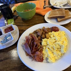 Forrestal Grille - Crowne Plaza