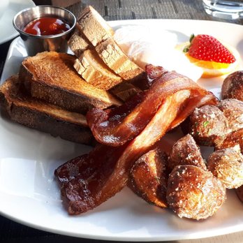 WestOak - Yaletown Breakfast. Had ordered it with sausage, they brought it out with bacon by mistake. This was fixed after the taking of the photo. - Seafood Near Me - Vancouver, British Columbia WestOak - Yaletown Breakfast. Had ordered it with sausage, they brought it out with bacon by mistake. This was fixed after the taking of the photo. - Seafood Near Me - Vancouver, British Columbia