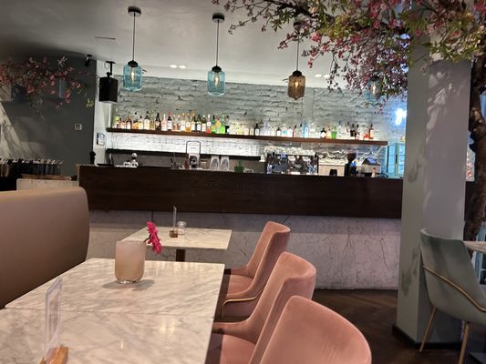Chinaski Studio & Bar by null