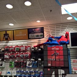 GameStop - Spiderman release, September 6, 2018 and 915 PM
