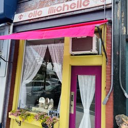 Elle Michelle Shop - Outside