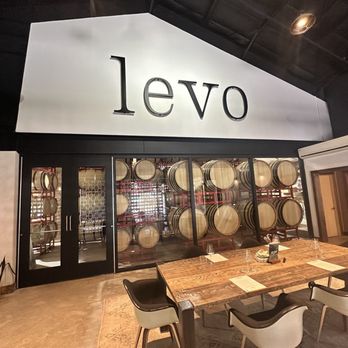 Levo Wine - Wine Tasting Room Near Me - Paso Robles, California