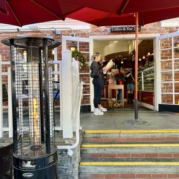 Urth Caffé - Beverly Hills - Outside - Coffee & Tea Near Me - Beverly Hills, California Urth Caffé - Beverly Hills - Outside - Coffee & Tea Near Me - Beverly Hills, California