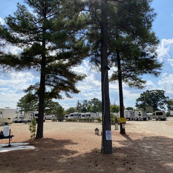 GTL Paris RV Park - RV Parks Near Me - Paris, Texas