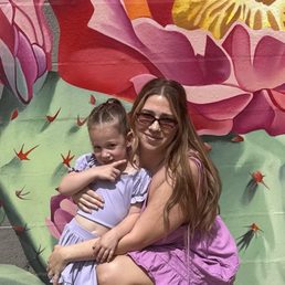 Beautiful mural backdrop for a mommy daughter pic Beautiful mural backdrop for a mommy daughter pic