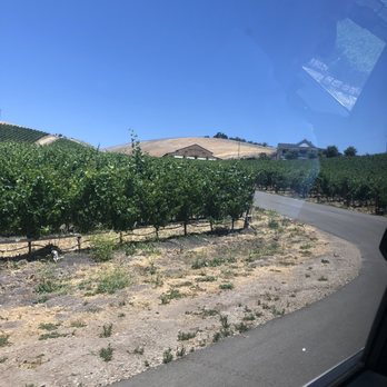 Parrish Family Vineyard - Wine Tasting Room Near Me - Paso Robles, California