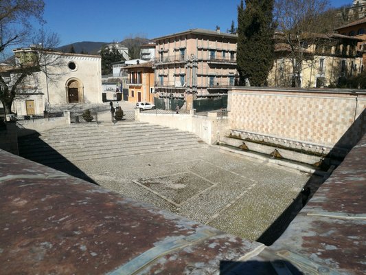 Fontana delle 99 Cannelle by null