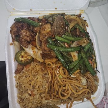 Woktastic - House Chicken & pepper steak with  1/2 and  1/2 rice chow mein - Fast Food Near Me - Buena Park, California