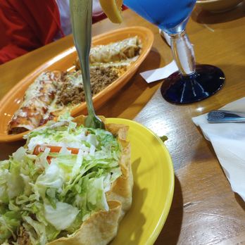 El Toro Bar and Grill - Taco Salad 16. Burrito, Taco, and Chalupa Dinner Combo - Mexican Near Me - Dayton, Ohio