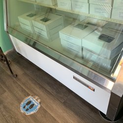 Newbury Park Pastries - Pot pies boxed up ready to go home