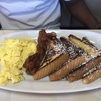 Moonlite Diner - French Toast & Eggs with Bacon - Diners Near Me - Hollywood, Florida