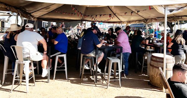 Willie's Joint BAR and GRILL by null