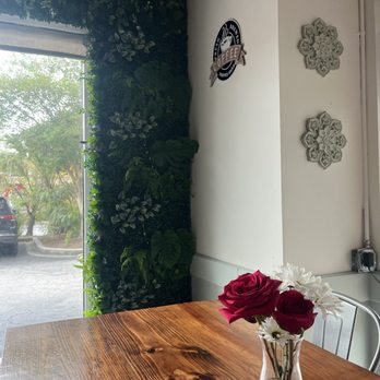 Magnolias Cafe - Cafes Near Me - Goose Creek, South Carolina