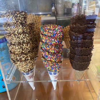 La Flor De Michocan - Ice cream cones to choose from - Ice Cream & Frozen Yogurt Near Me - Riverbank, California