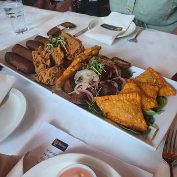 Mofongo - Alcapurrias de Carne, Pollo,  tostones, Carne frita - Puerto Rican Near Me - Miami, Florida