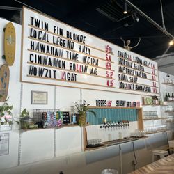 Howzit Brewing - Beer menu and bar