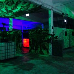 Lasergame - Eingang in die Halle
