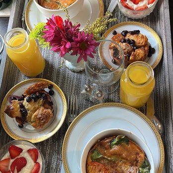 Beaver Creek Inn and Spa - Breakfast bedside - Bed & Breakfast Near Me - Hagerstown, Maryland