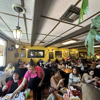 Lucy's Diner - Inside - American Near Me - Fontana, California