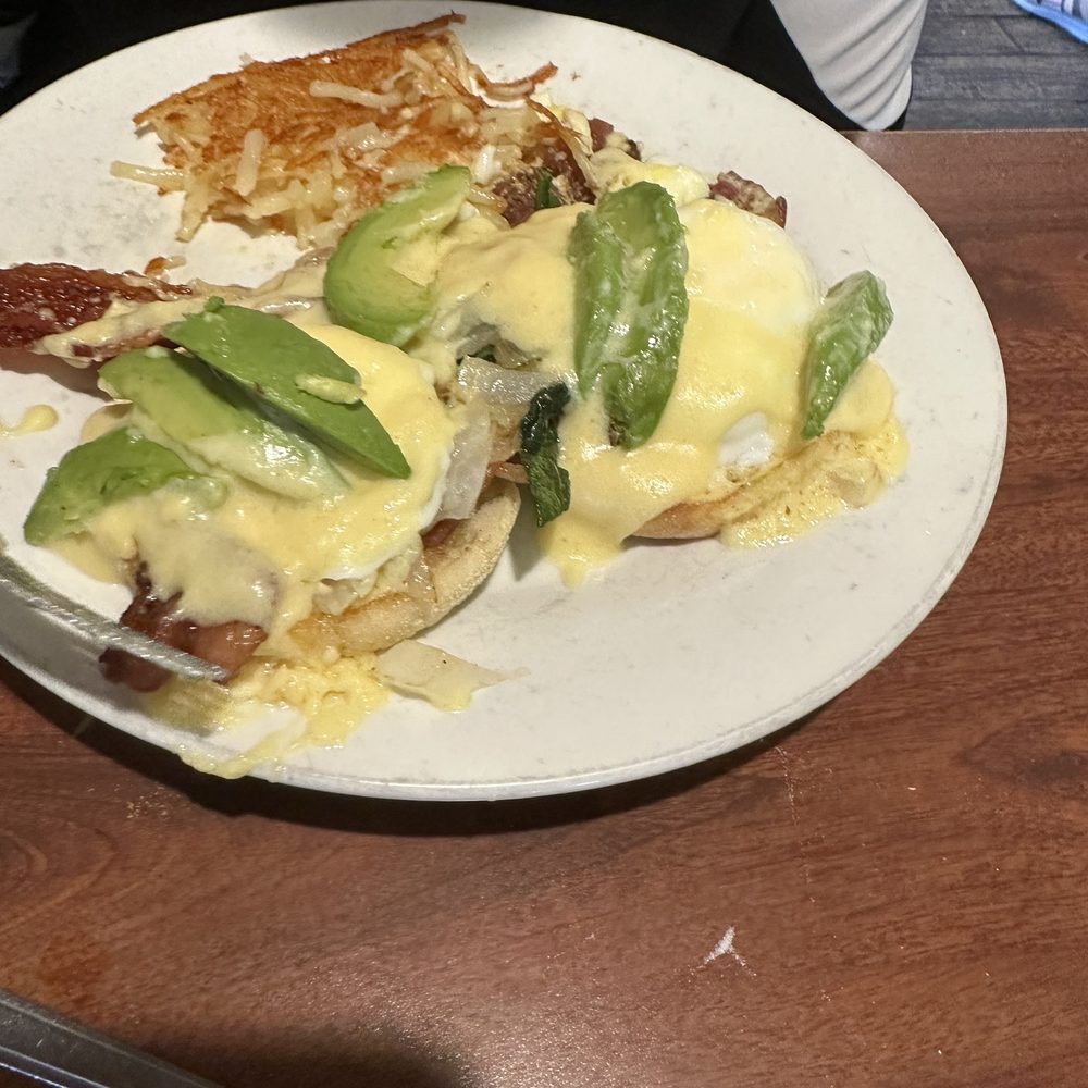 Yosemite Falls Cafe - Eggs Benedict - American Near Me - Fresno, California