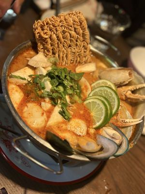 Gao Lhao Bangkok Noodle Shop by null