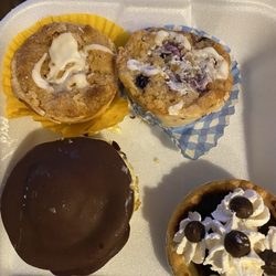 Mae's Market - Individual pies