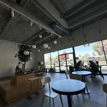 Peak Cafe - Inside seating - Cafes Near Me - Northridge, California Peak Cafe - Inside seating - Cafes Near Me - Northridge, California