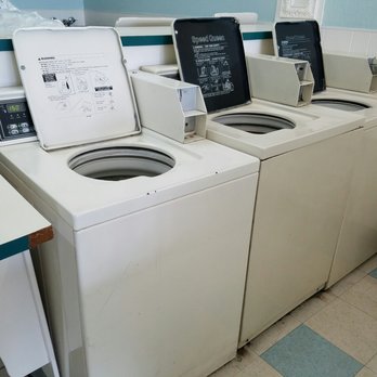 Creekside Coin Wash - Top lid washer 1.50 per wash - Laundromat Near Me - Citrus Heights, California
