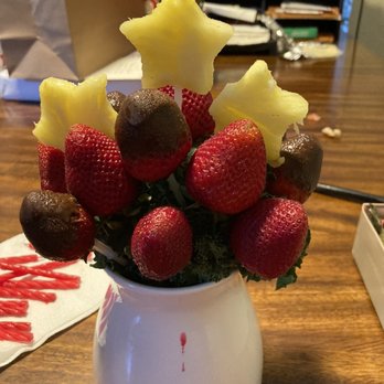 Edible Arrangements - "Happiness Expressions" arrangement. - Chocolatiers & Shops Near Me - Kirkland, Washington Edible Arrangements - "Happiness Expressions" arrangement. - Chocolatiers & Shops Near Me - Kirkland, Washington