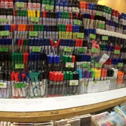 中南廣場 - Tons of pens.
