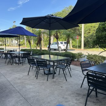 Hi Tulip Cafe - Outdoor seating - American Near Me - Flagler Beach, Florida