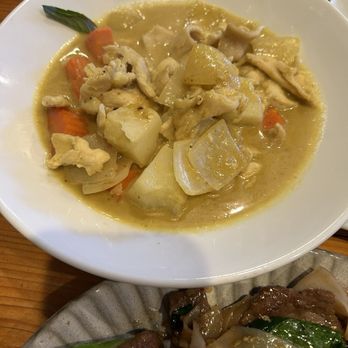 Thai 7 Bistro - Yellow Curry with Chicken - Thai Near Me - Brea, California Thai 7 Bistro - Yellow Curry with Chicken - Thai Near Me - Brea, California