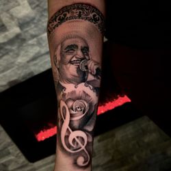 Monarca tattoo studio - Vicente Fernández portrait by artist chopz