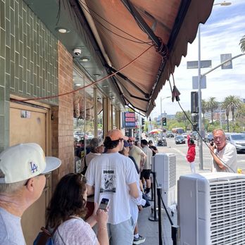 Langer's Delicatessen - Outside wait @teeeeeeeeeeem - Delis Near Me - Los Angeles, California Langer's Delicatessen - Outside wait @teeeeeeeeeeem - Delis Near Me - Los Angeles, California