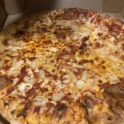 Domino's Pizza - Medium pineapple pizza
