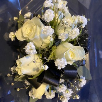 Flower Petal Boutique - Corsage - Florists Near Me - Las Vegas, Nevada Flower Petal Boutique - Corsage - Florists Near Me - Las Vegas, Nevada