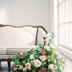 Wonder Flowers - Wedding piece, please check our website: wonder flowers.us
or call us: +1 2313 322 33 67 for more info
