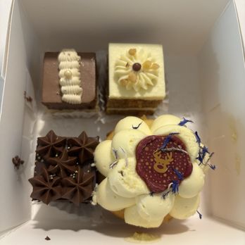 Trafiq Cafe & Bakery - Cafes Near Me - Vancouver, British Columbia