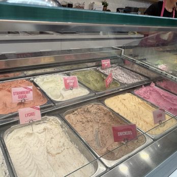 IL Gelato Waikiki - Desserts Near Me - Honolulu, Hawaii IL Gelato Waikiki - Desserts Near Me - Honolulu, Hawaii