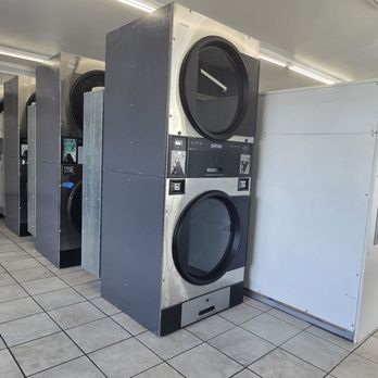 Washco Laundry - Inside of laundromat, broken machines and the rest are installed but out of service. - Laundromat Near Me - Federal Way, Washington Washco Laundry - Inside of laundromat, broken machines and the rest are installed but out of service. - Laundromat Near Me - Federal Way, Washington