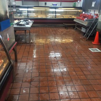 Vinh Phat Market - Seafood section...(no it's not in the middle of being cleaned) - Fruits & Veggies Near Me - Sacramento, California
