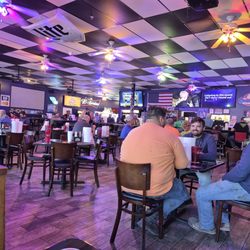 Mr. Chubby's Wings - Jacksonville - Dining Room